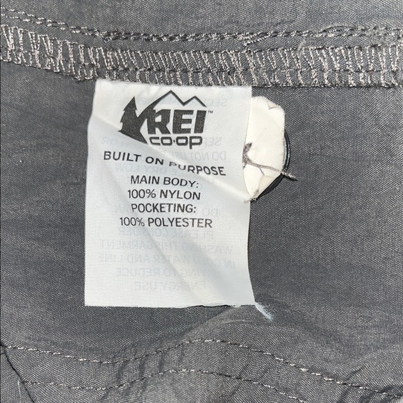 REI Co-Op Relaxed Men's Black Cargo Shorts Size 30 - Picture 6 of 10